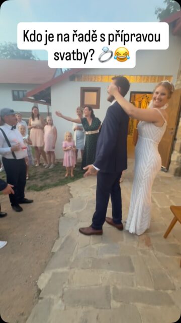 Kdo je na řadě s přípravou svatby? 💍😂 Nezapomenutelný moment a plné nasazení svatebních hostů! označ kámoše, který by to schytal taky 😀

#djnasvatbu #svatebnidj #svatebníinspirace