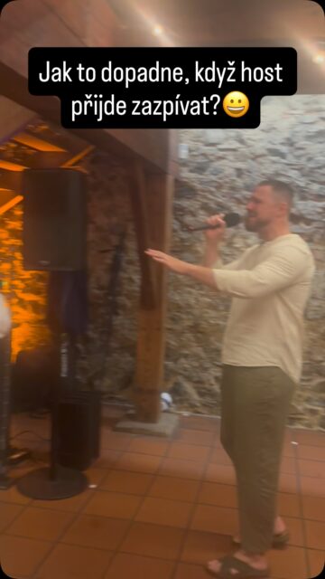 🫶 Moc často se nestává, aby host přišel zazpívat písničku a ještě to byla pecka a plný parket ⭐

#djnasvatbu #svatebnidj #svatbajakmábýt