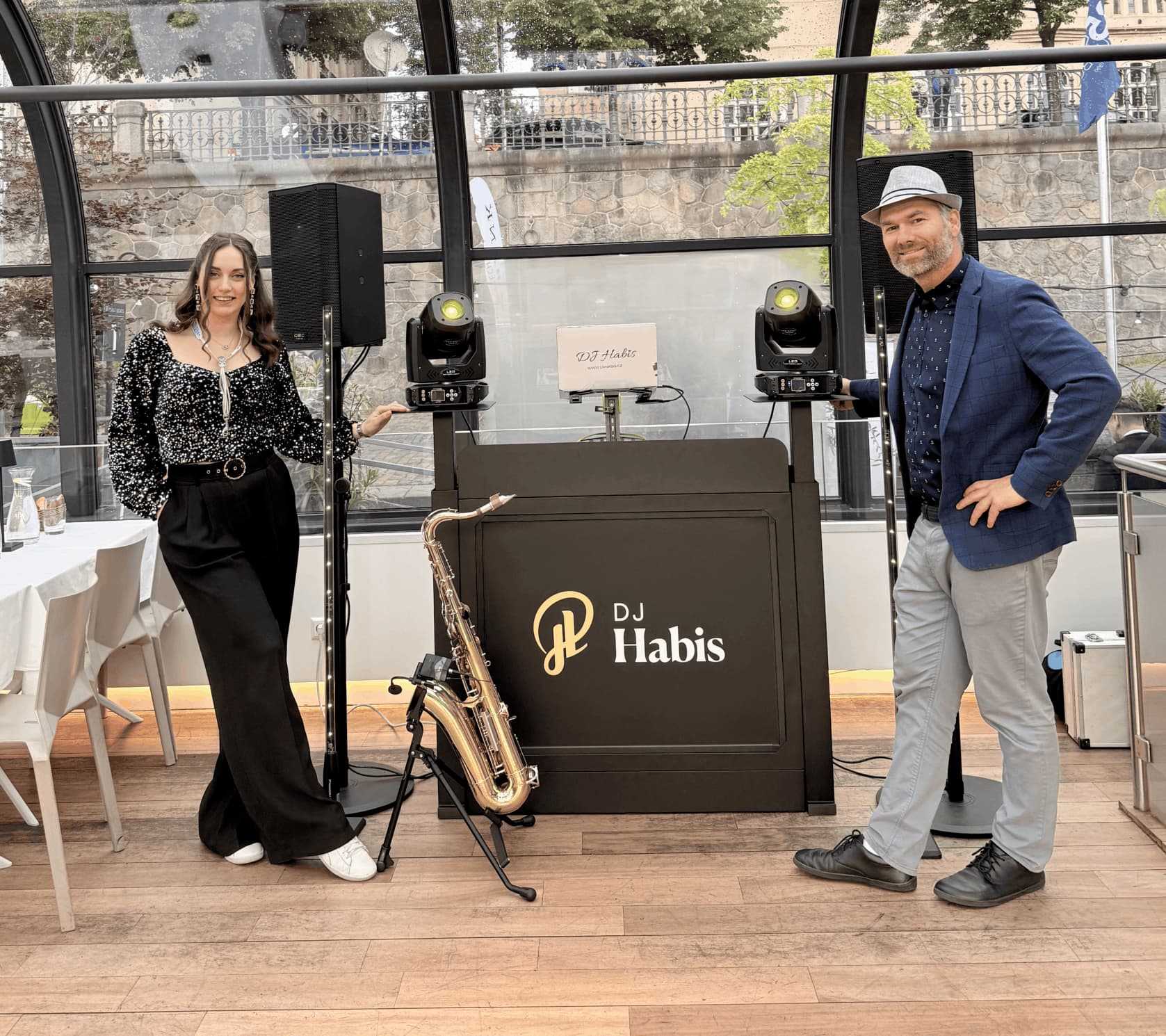 DJ habis a saxofonistka